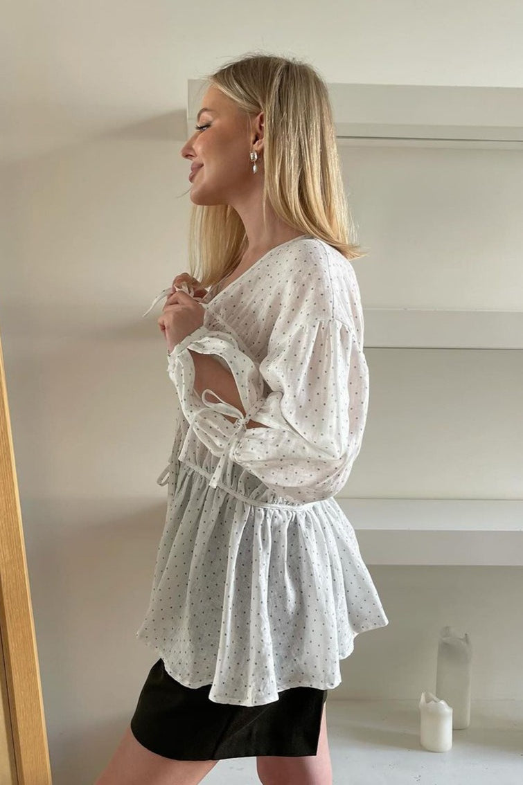 Loose Fit V-Neck Tie Long Sleeve Crop Top