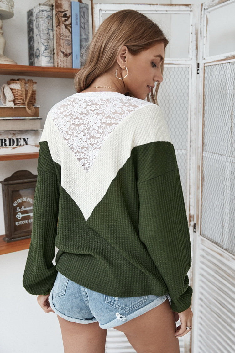 Elegant Patchwork Lace Collar Sweater for Sophisticated Style