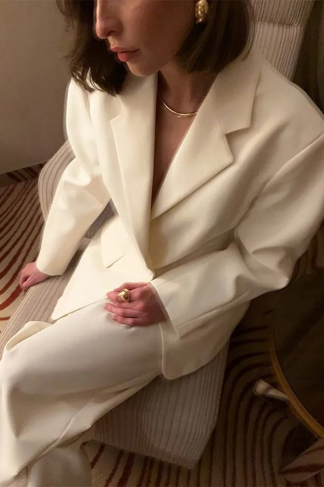 White Lapel Loose Full Sleeve Coat