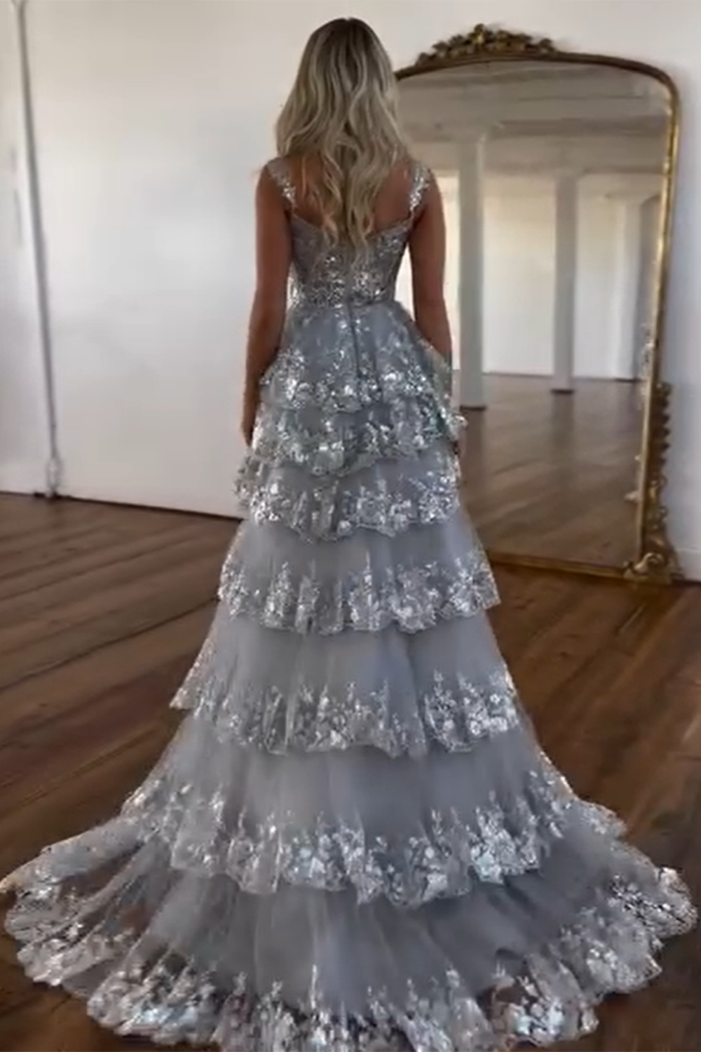 Sweetheart A-Line Prom Dress Spaghetti Straps High Split Sweep Train Lace Fomal Dress with Appliques