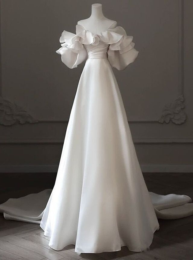Off the Shoulder Puff Sleeve Pleats Wedding Dress Long Wedding Dress