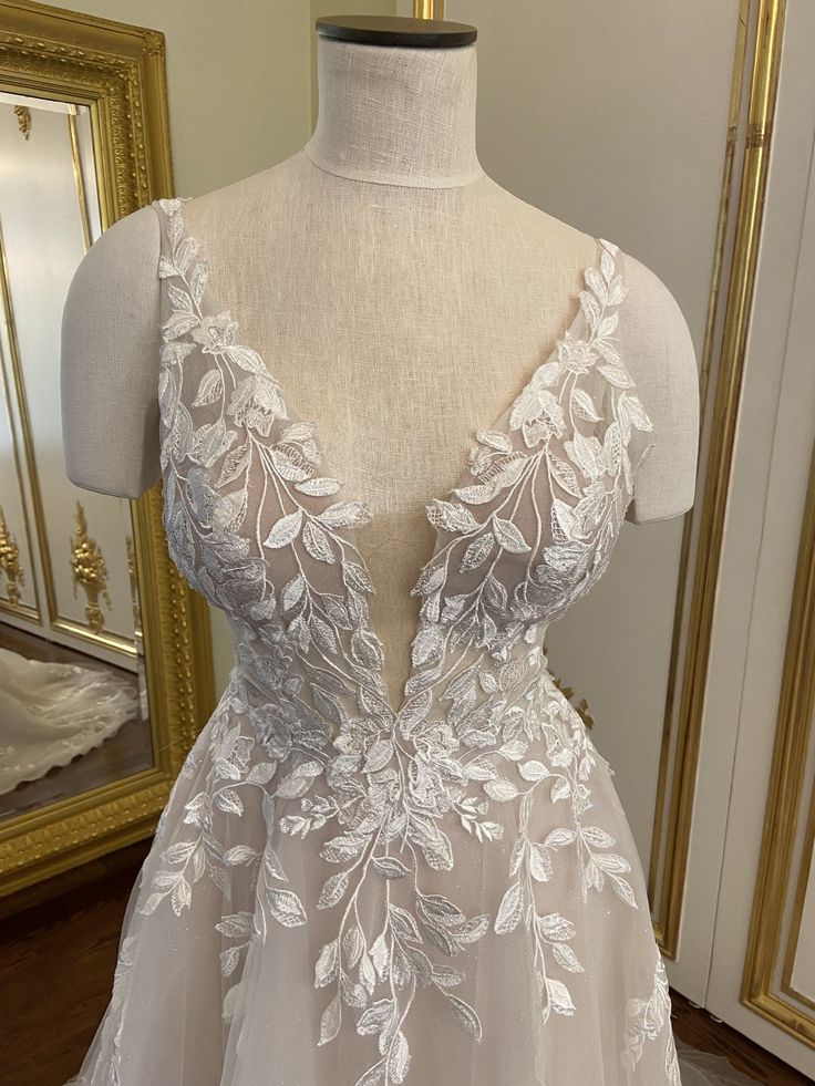 A-line Lace Dream Romantic Long Wedding Dresses