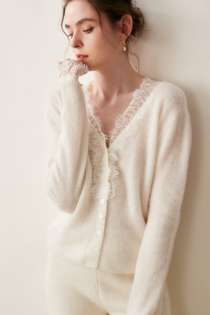 Luxe Cashmere V-Neck Cardigan with Elegant Lace Trim