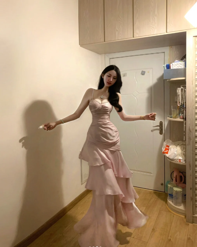 Sweet Pink Spaghetti Straps Satin Layered Mermaid Evening Dress Formal Party Gown Guest Dress D852