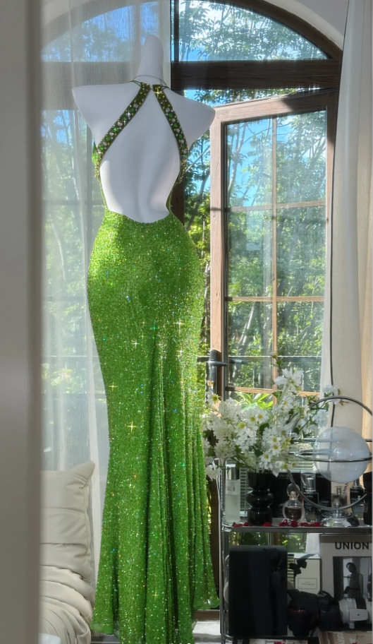 Sparkly Green Halter V Neck Sequin Beaded Mermaid Prom Dress Backless Long Evening Gown D943