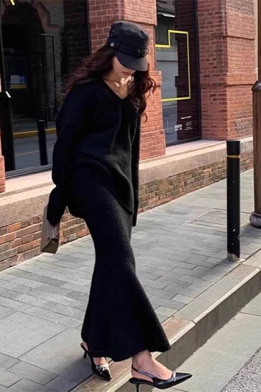 PrincessAce V-neck Knit Sweater and Mermaid Skirt Set