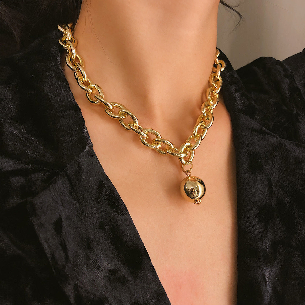 Retro Multi-layer Pearl Clavicle Necklace
