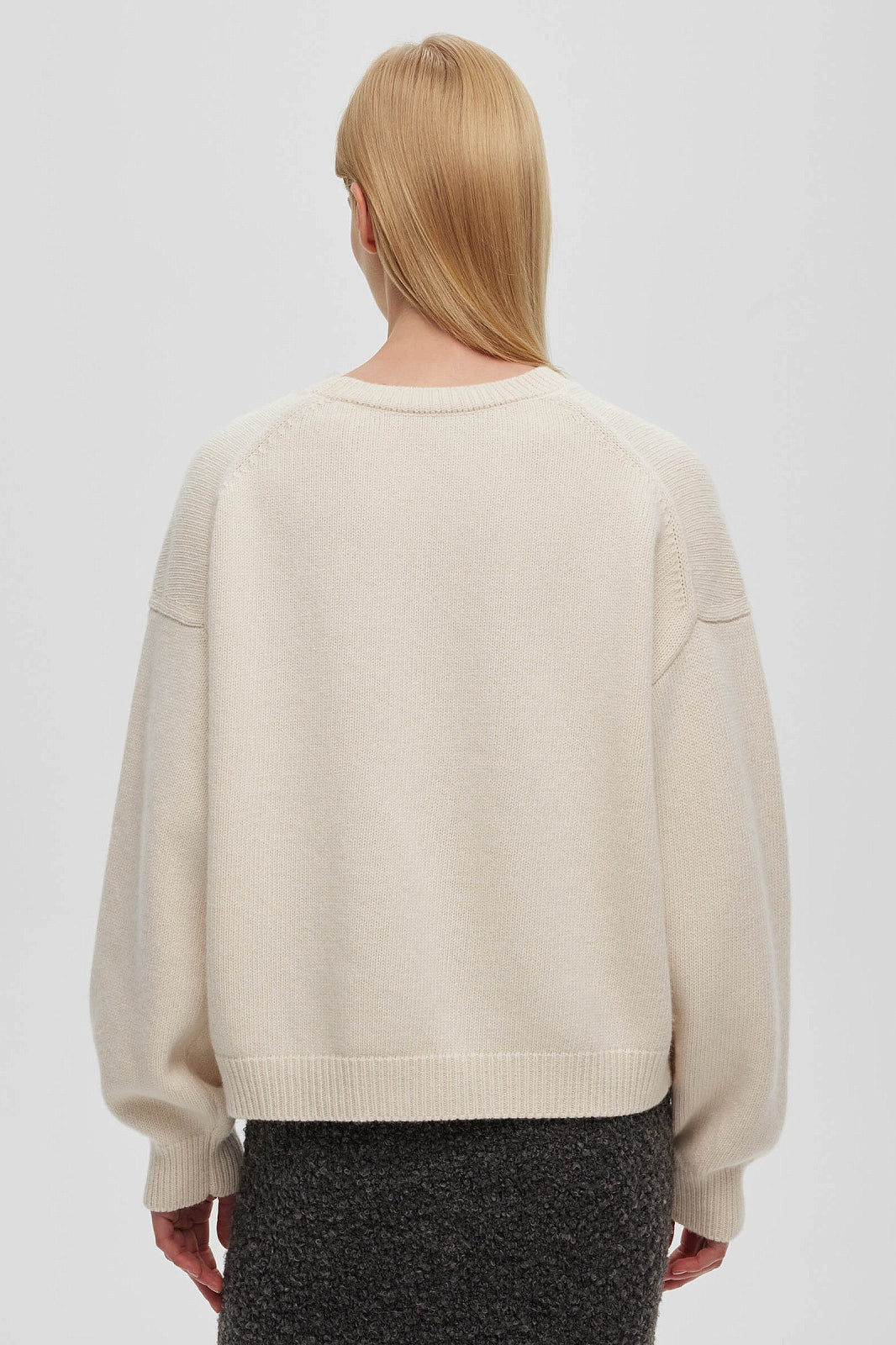 Printed Knit Round Neck Long Sleeve Blouse