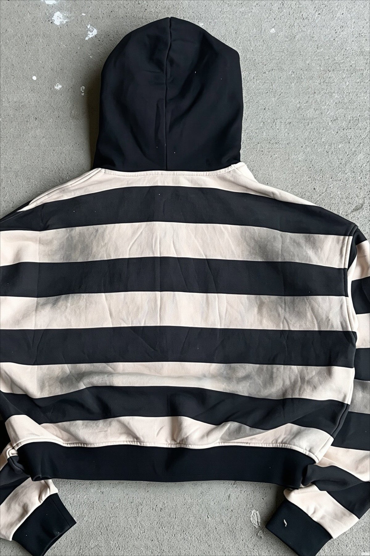 Striped Eye Applique Cropped Zip Hoodie