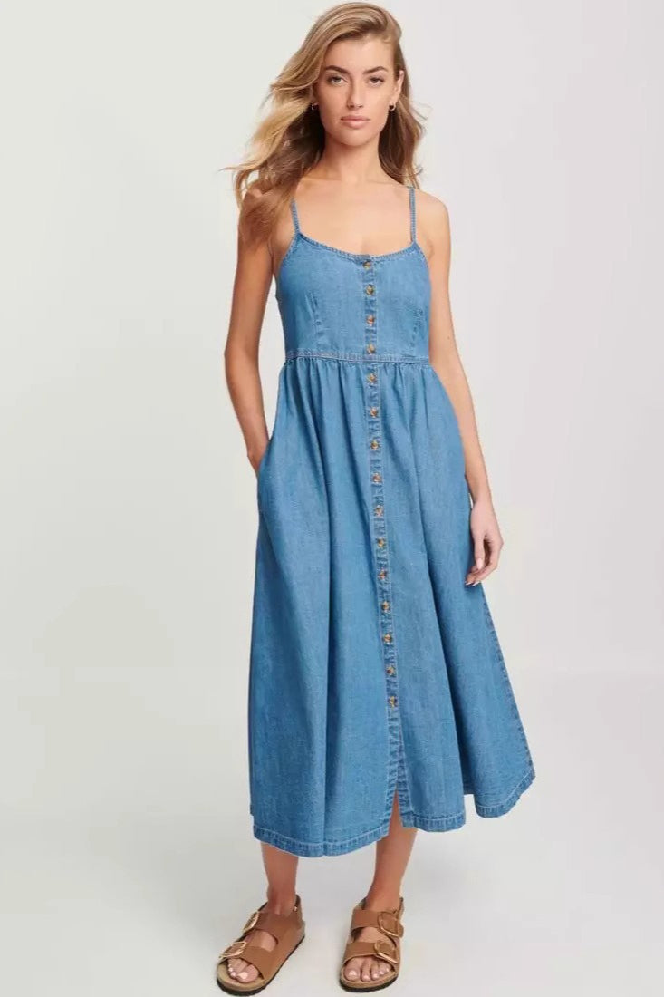 Chic Sleeveless Denim Dress