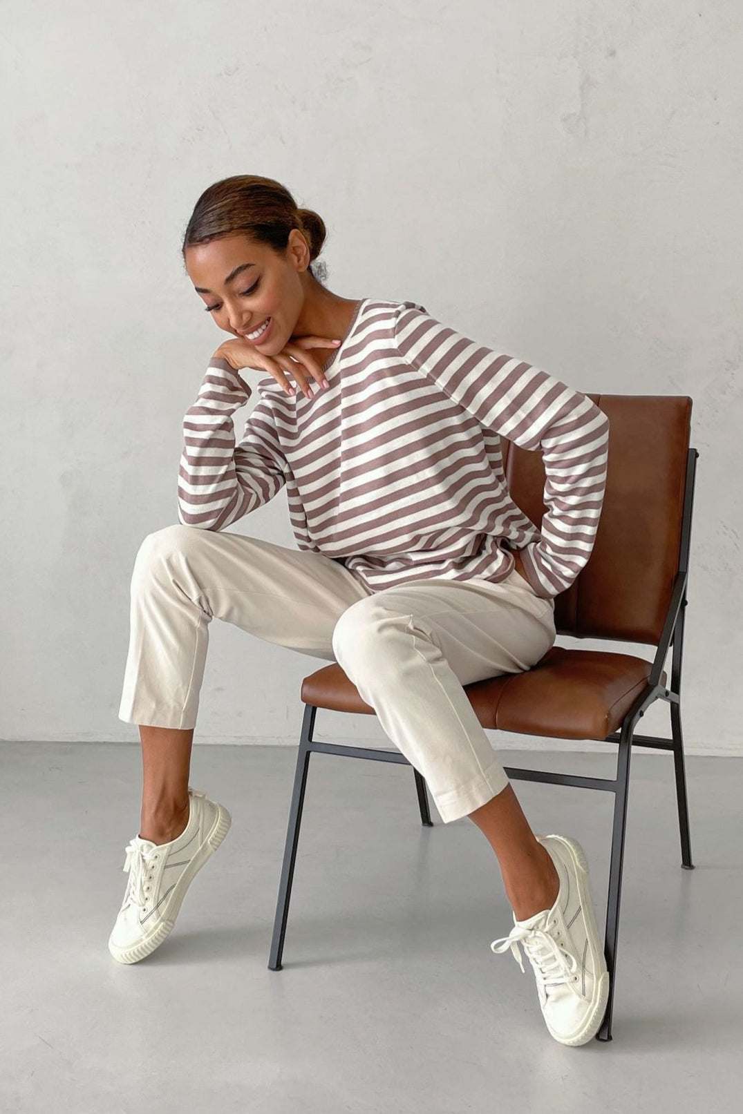 Casual Drop Shoulder Contrast Stripe Knit Sweater 3