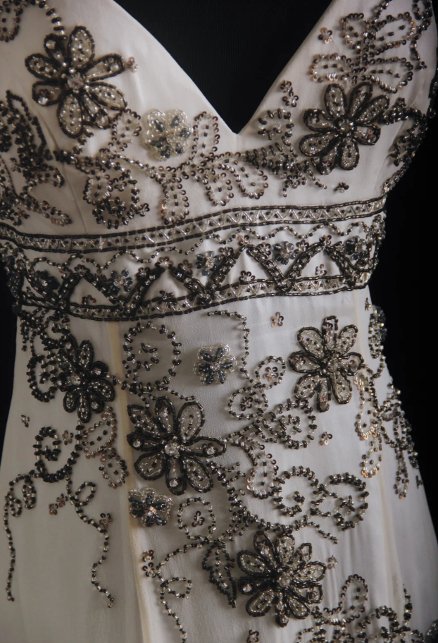 Elegant V Neck Off-white Chiffon Beaded Mermaid Party Dress Long Evening Gown D1665