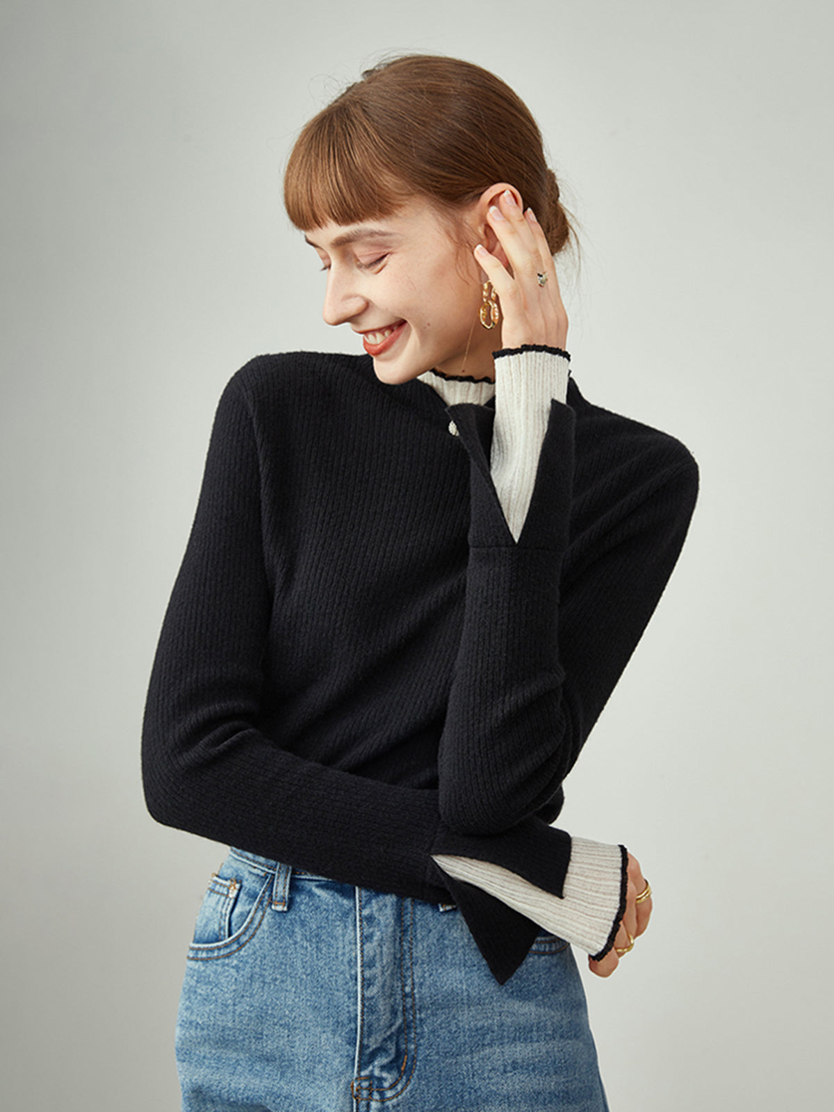 Contrast Trim Mock Neck Knit Top 2