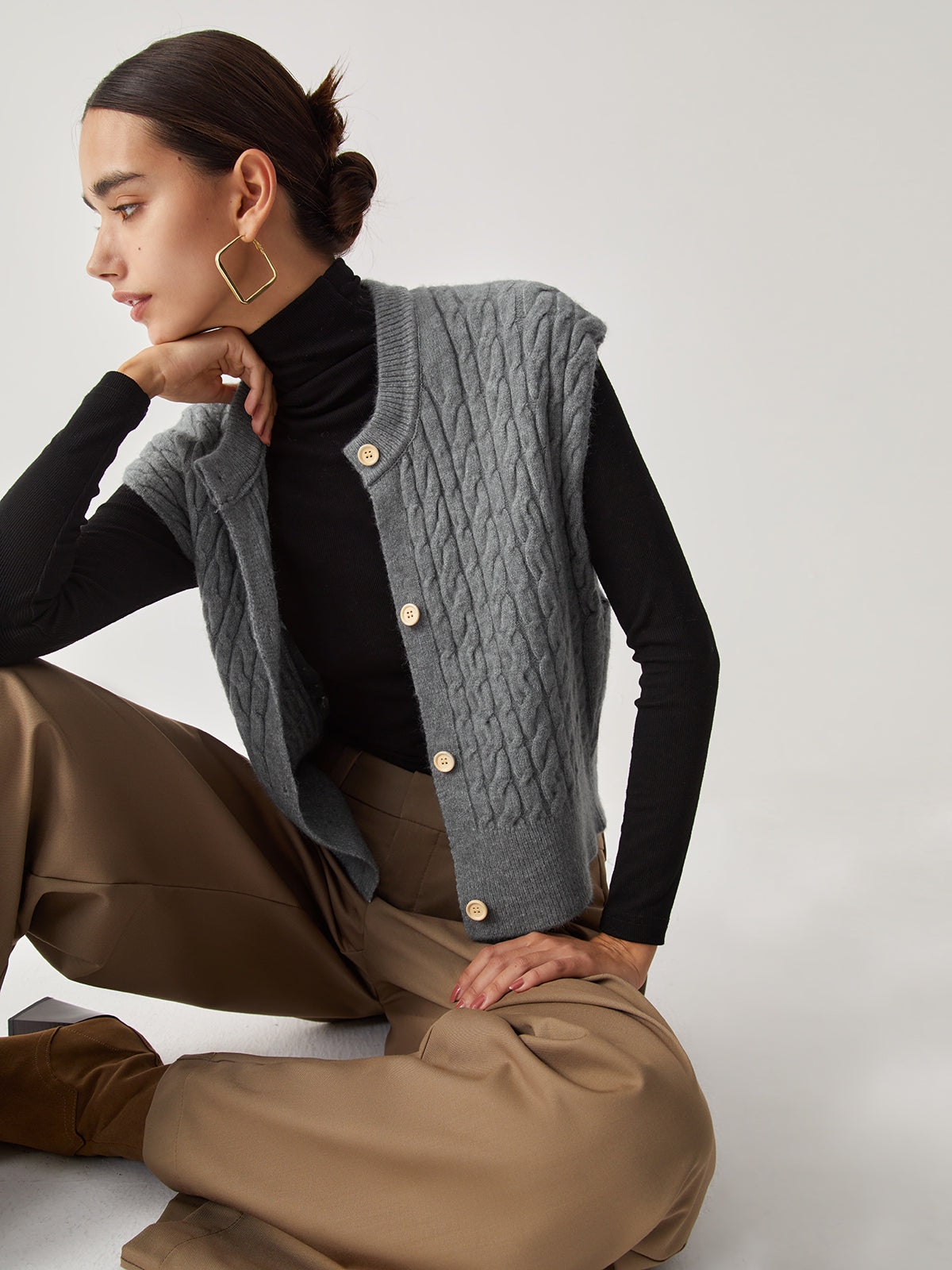 Cable Knit Button Down Vest 3