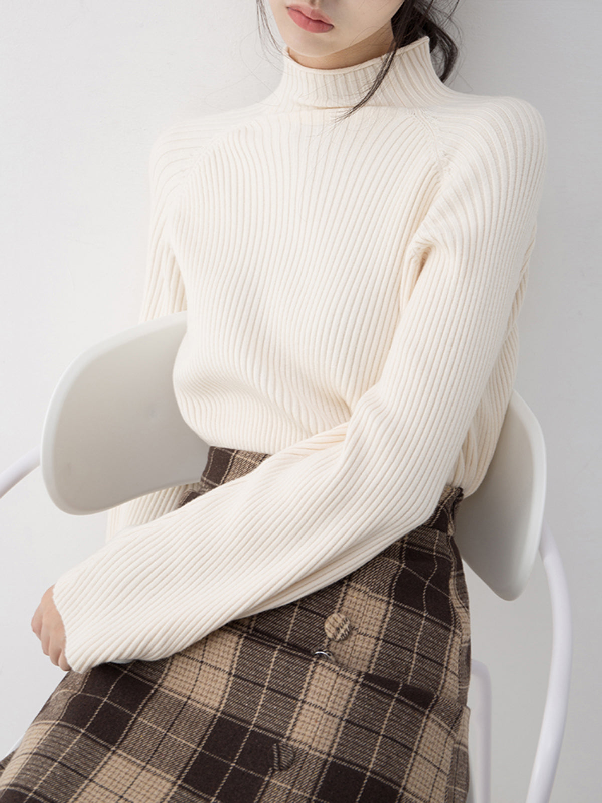 Minimalist Plain Ribbed Sweater 2