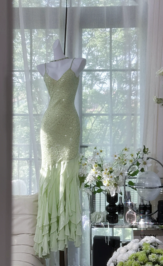 Pretty Spaghetti Straps Light Green Chiffon Beaded  Ruffles Mermaid Evening Dress Long Party Dress D1555