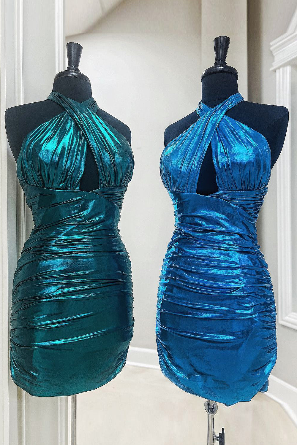 Bodycon Halter Neck Open Back Short Tight Metallic Homecoming Dress - Fashionpara