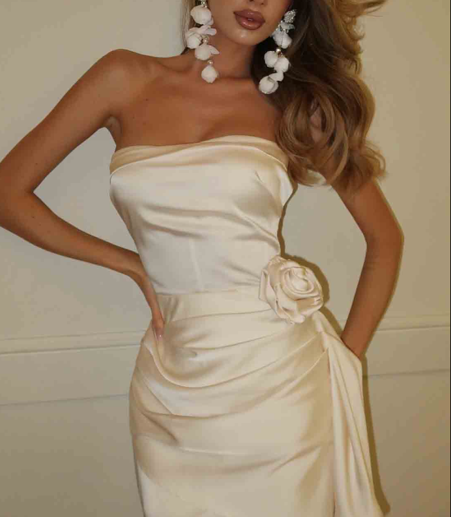 Sexy Ivory Strapless Satin Side Drape Sheath Satin Pleated Short Homecoming Dress Birthday Outfits D290