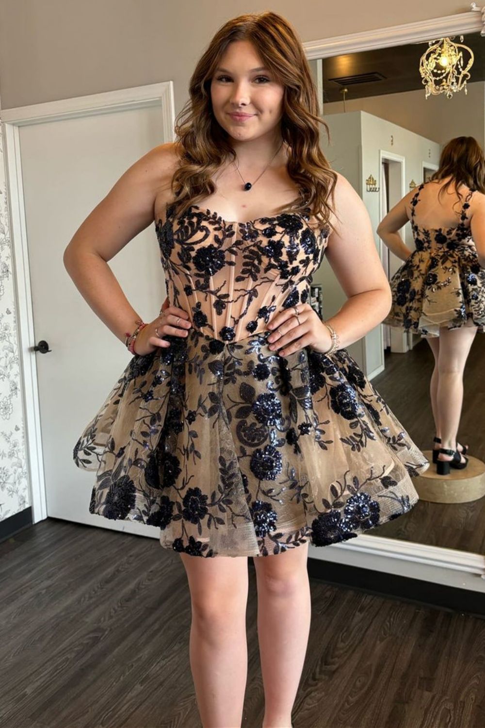 Champagne A-Line Straps Short Tulle Homecoming Dress with Black Appliques - Fashionpara