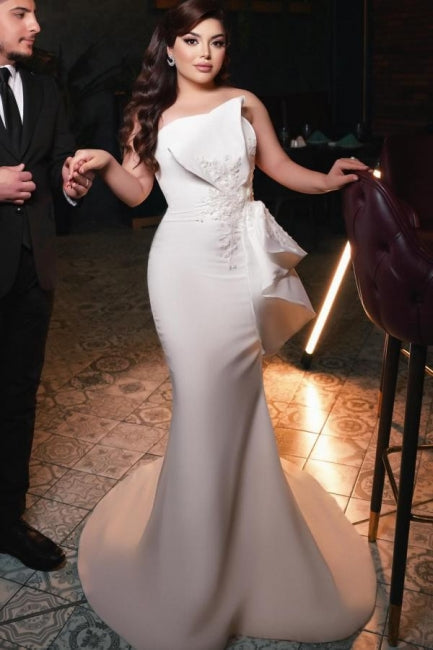 Chic Long Mermaid Simple Satin Strapless Wedding Gown Adorned with Lace - Fashionpara