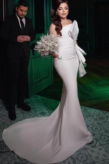 Chic Long Mermaid Simple Satin Strapless Wedding Gown Adorned with Lace - Fashionpara