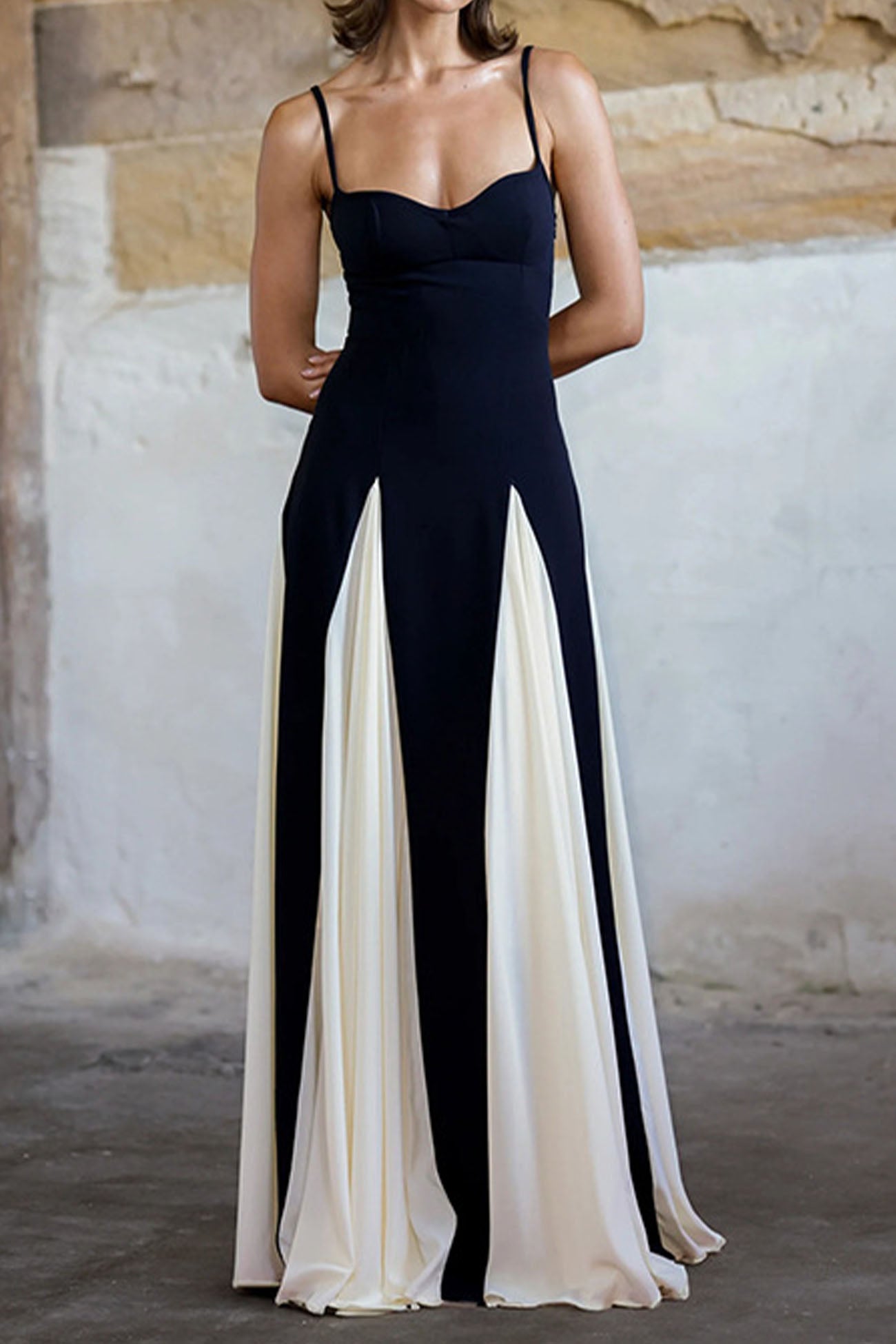 Contrast Color Pleated Spaghetti Strap Maxi Dress