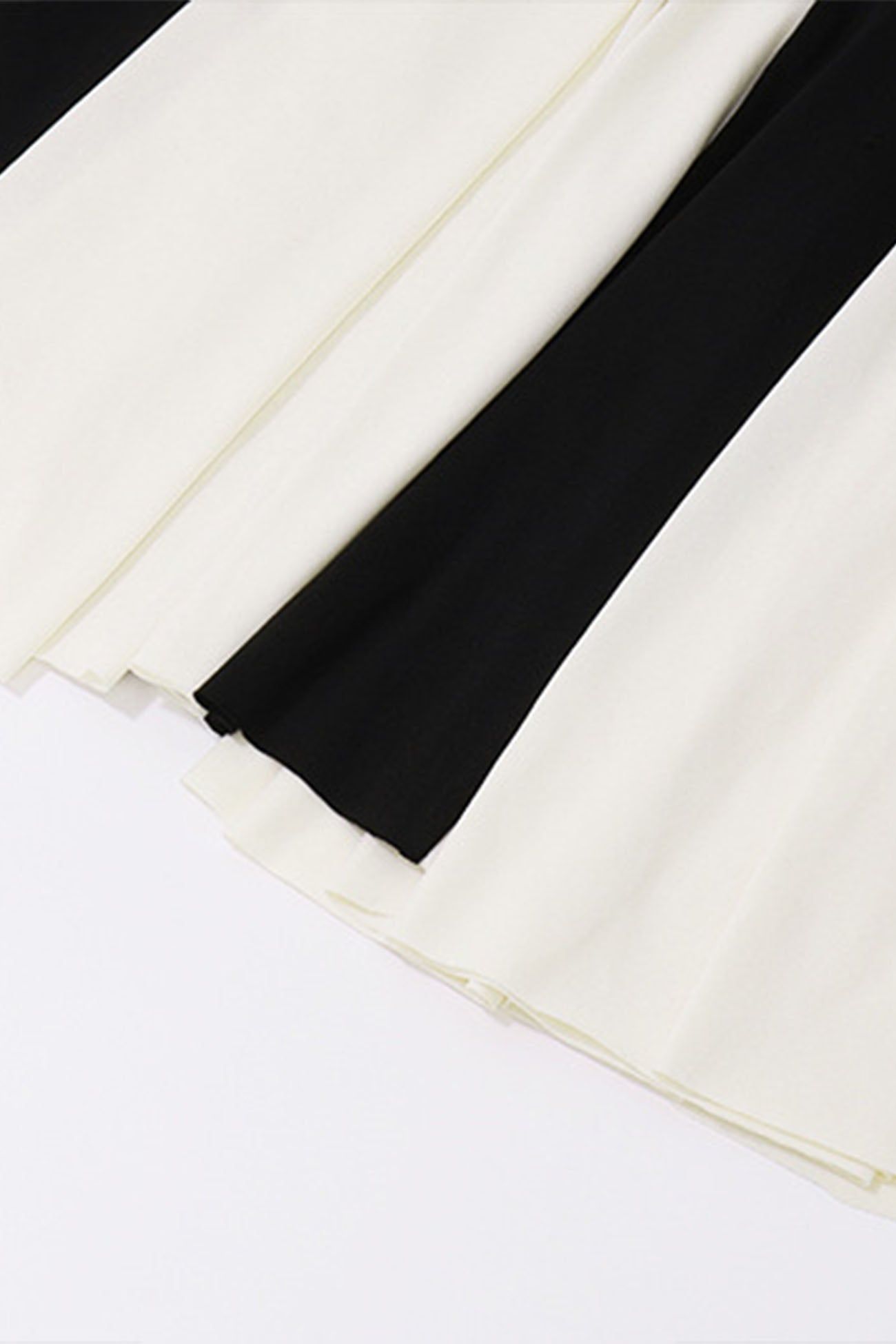 Contrast Color Pleated Spaghetti Strap Maxi Dress