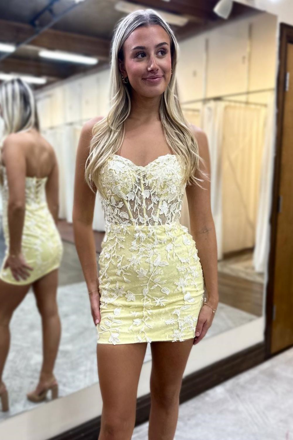 Cute Bodycon Sweetheart Lace Up Short Homecoming Dress With Appliques - Fashionpara
