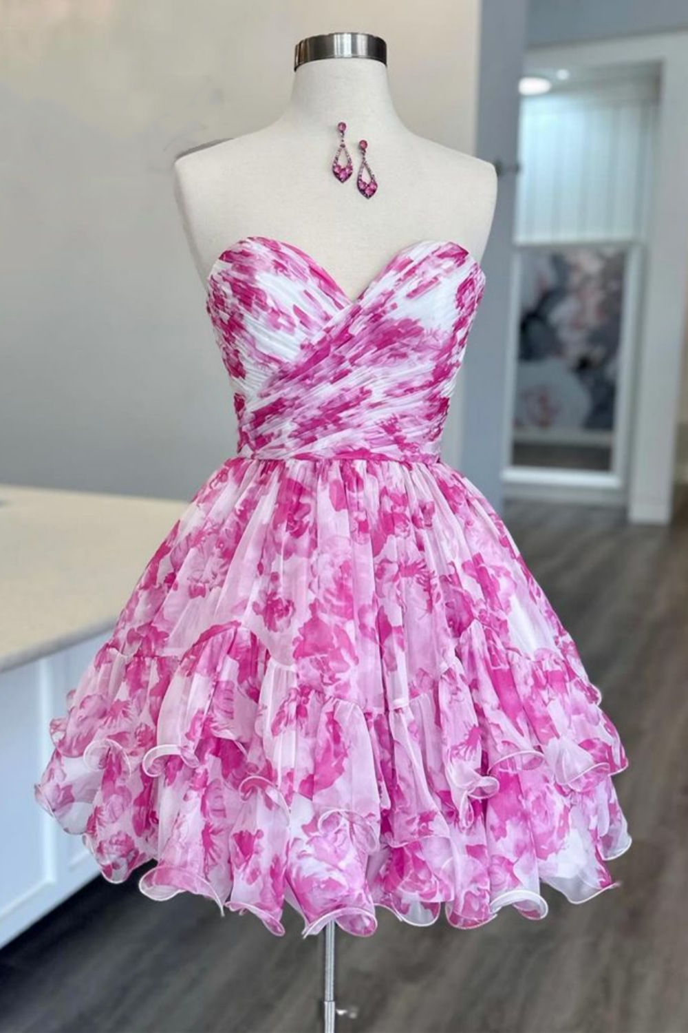 Cute Pink A-Line Sweetheart Short Tiered Print Chiffon Homecoming Dress - Fashionpara