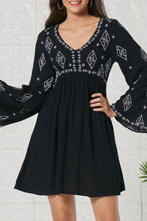 Black Cutout Back Embroidered Mini Dress - Mislish