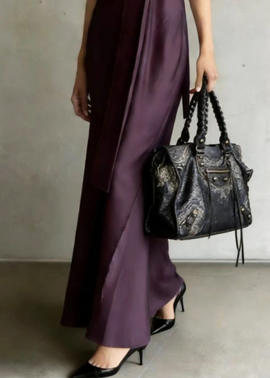 Chiffon Halter Neck Scarf Tie Deep V-Neck Column Maxi Gown - View 4