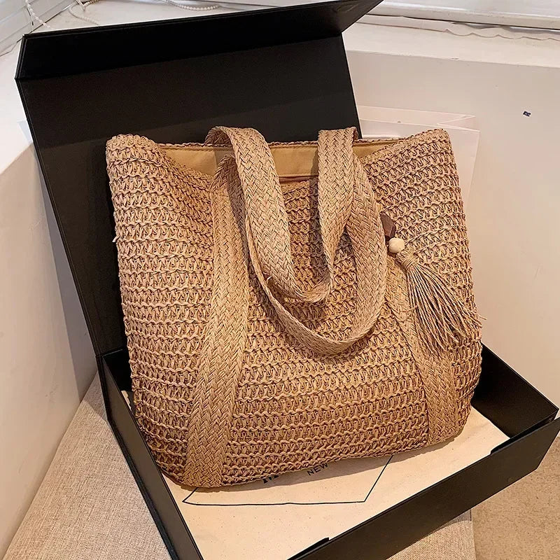 Elegant Ladies Straw Woven Shoulder Bag