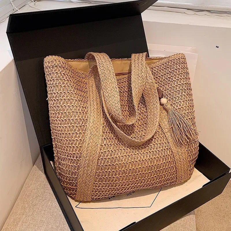 Elegant Ladies Straw Woven Shoulder Bag
