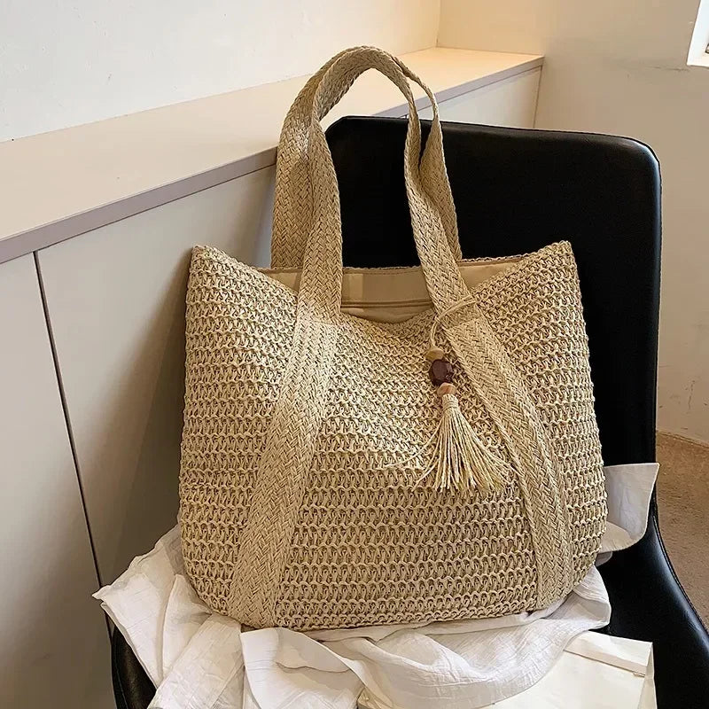 Elegant Ladies Straw Woven Shoulder Bag