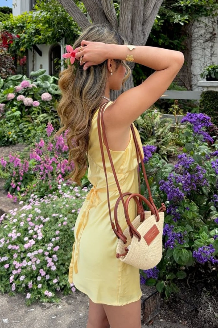 Fitted Sheath V Neck Yellow Satin Short Homecoming Dress with Ruched