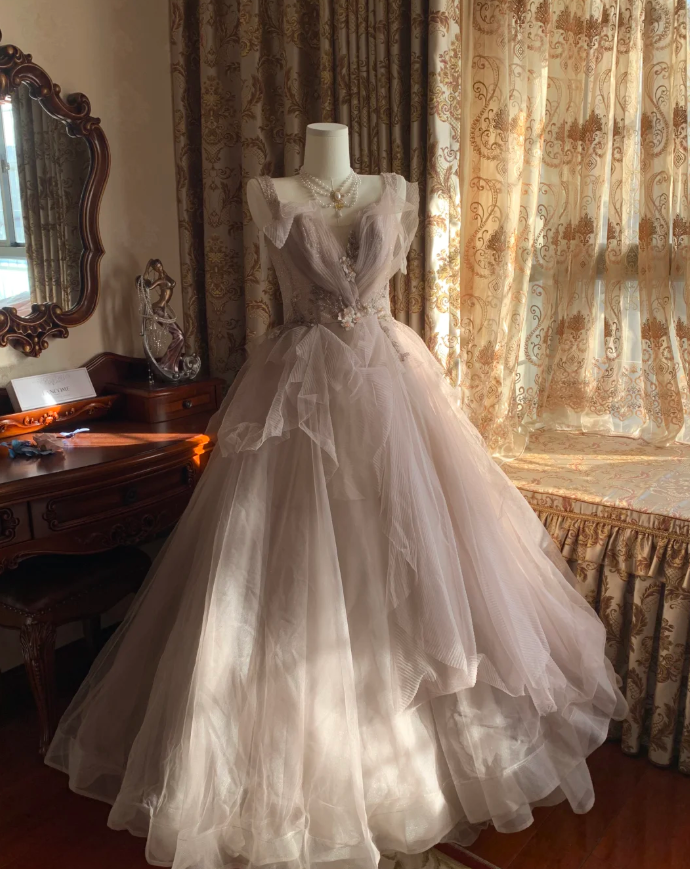 Charming Spaghetti Straps Light Pink V Neck Tulle Beaded Ball Gown Formal Long Birthday Party Dress D1774