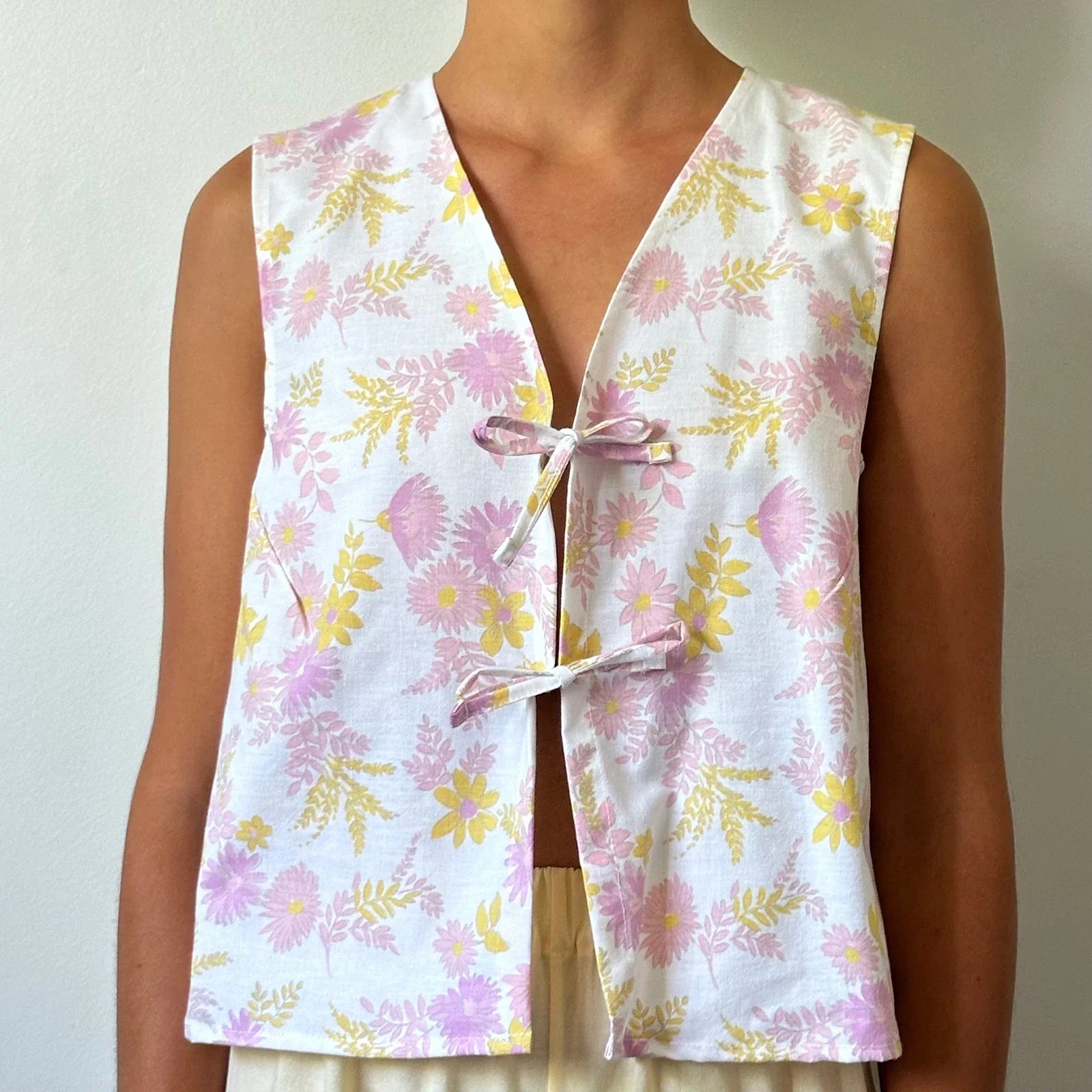 Tie Front V-Neck Crop Top