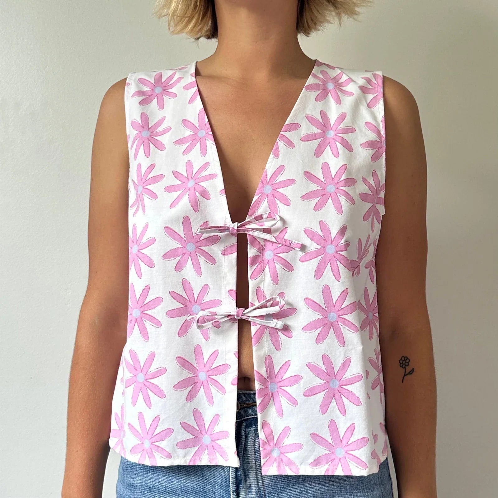 Tie Front V-Neck Crop Top