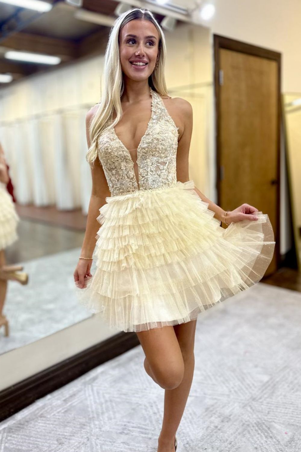 Gorgeous Light Blue A-Line Halter Neck Short Tulle Homecoming Dress with Appliques - Fashionpara