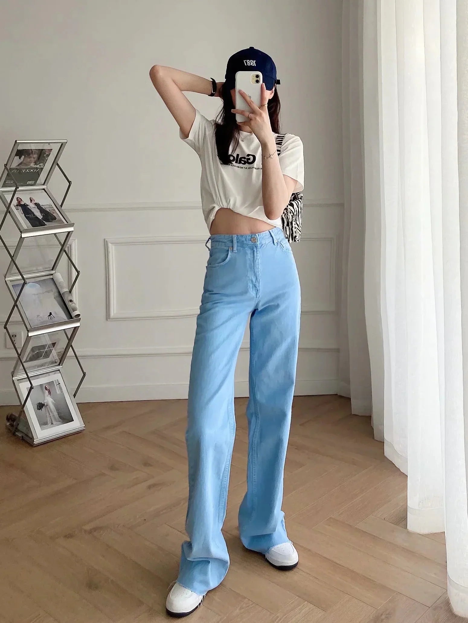 Suvi High Waisted Straight Jeans