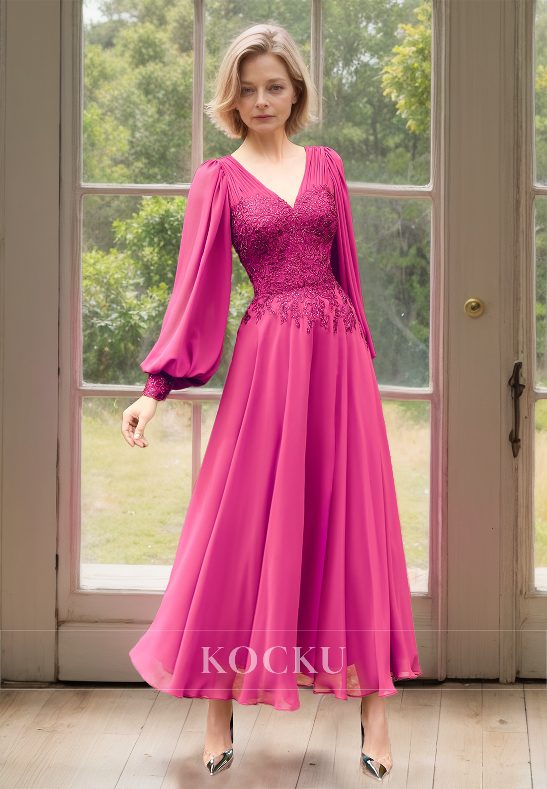 A-Line Long Sleeves V-Neck Beaded Pleats Chiffon Mother of Bride with Appliques Cocktail Dress