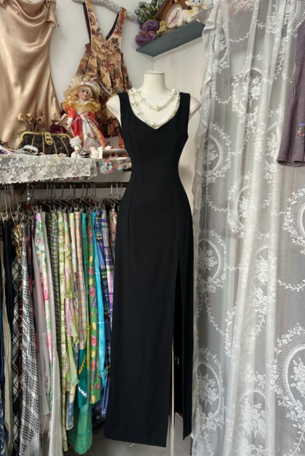 Simple V Neck Sleeveless Satin Black Slit Long Prom Dress Formal Evening Dress Birthday Outfits D1760