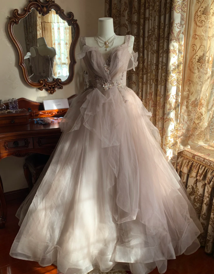 Charming Spaghetti Straps Light Pink V Neck Tulle Beaded Ball Gown Formal Long Birthday Party Dress D1774