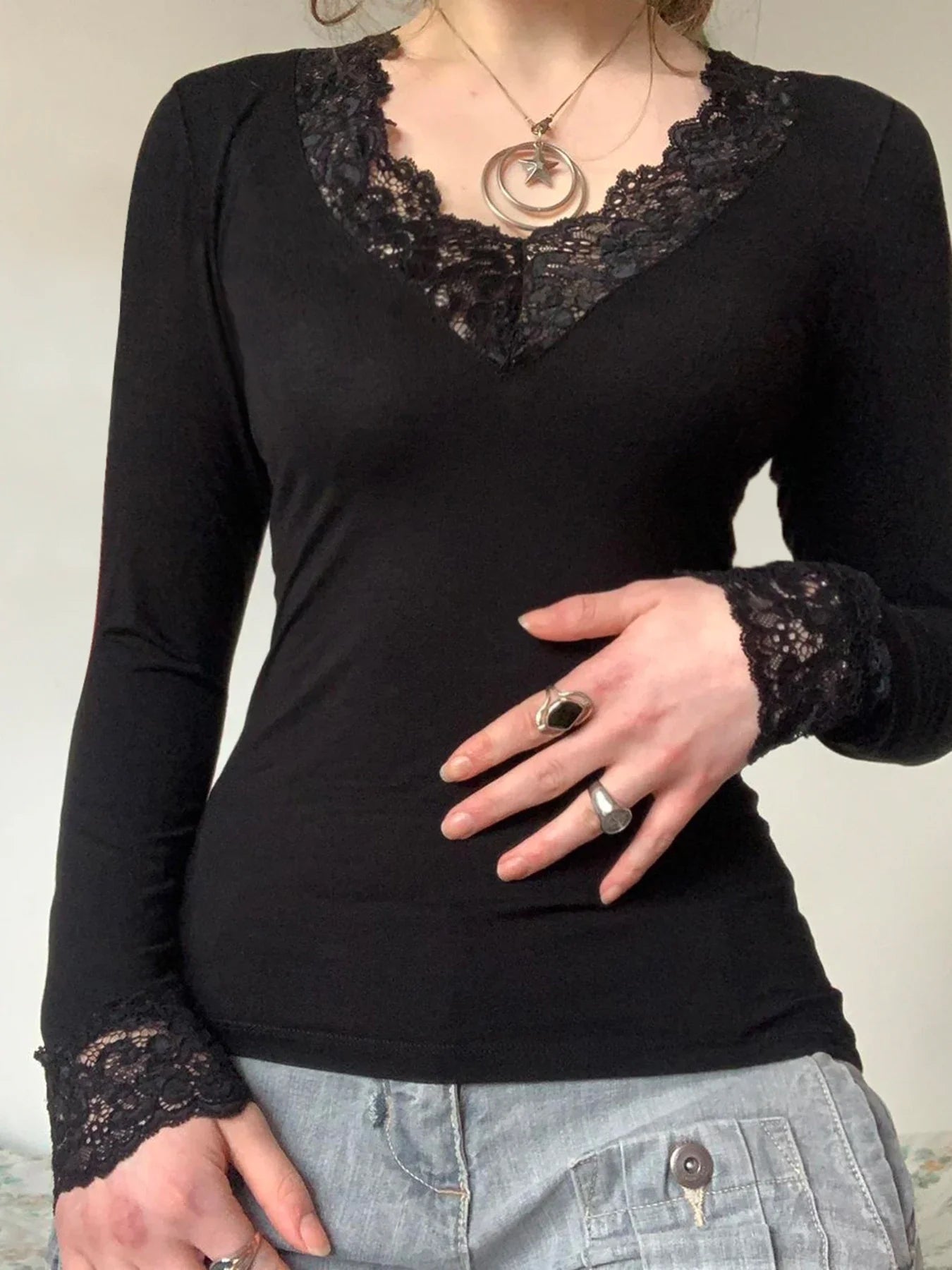 Casual Solid Lace Trim Slim V-Neck Knit Top