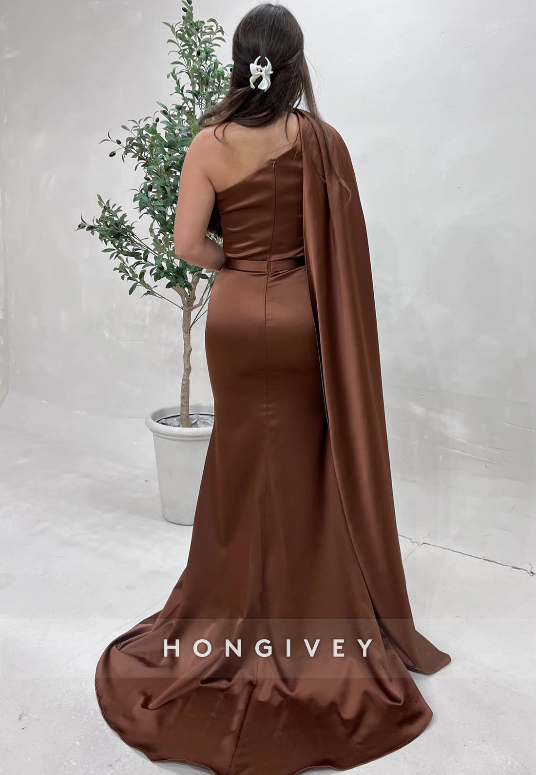 Pleated Side Draping Satin Sweep Train Evening Gown Trumpet Formal Dresses