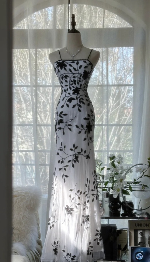 Unique Spaghetti Straps White Chiffon Black Beaded Mermaid Long Evening Dress Formal Birthday Party Dress D1793