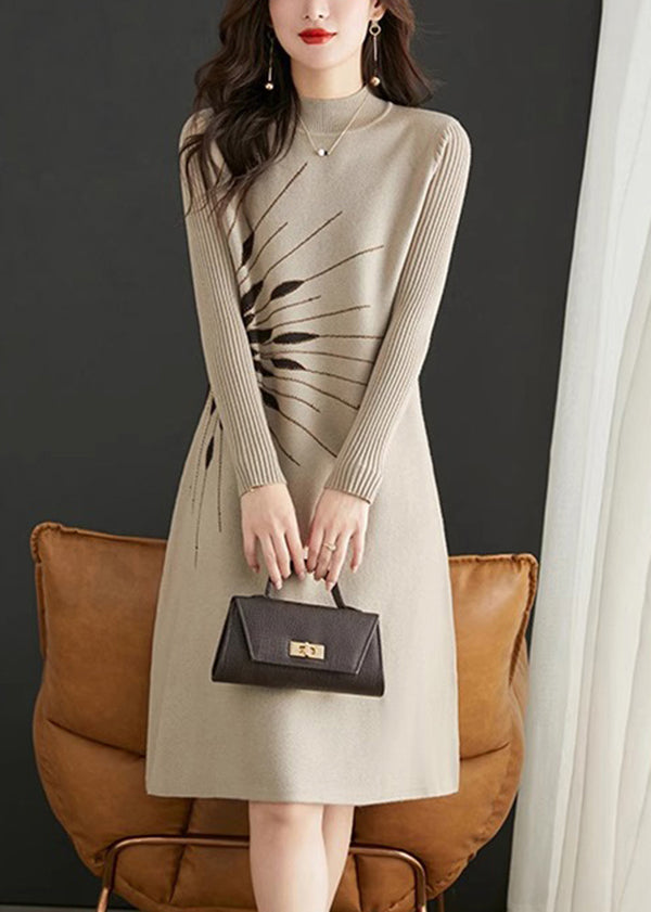 Ribbed Knit Mock Neck Long Sleeve Radiating Graphic A-Line Midi Dress - View 2
