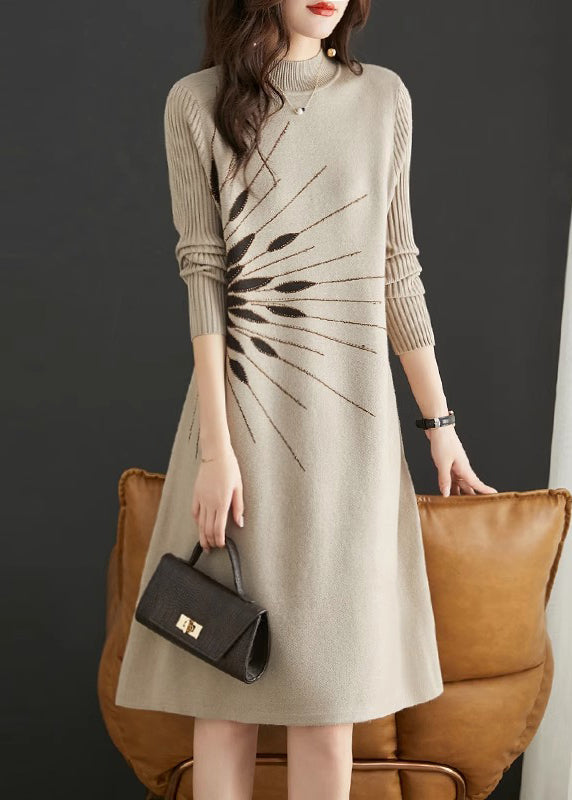 Ribbed Knit Mock Neck Long Sleeve Radiating Graphic A-Line Midi Dress - View 3