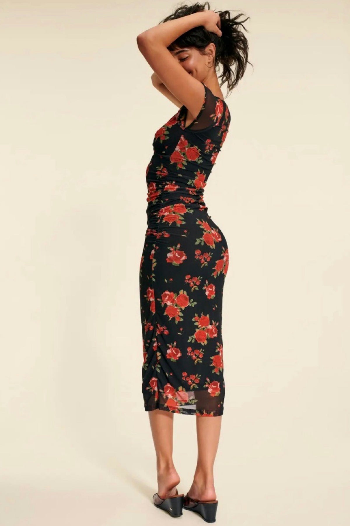 Floral Mesh Sweetheart Cap Sleeve Ruched Bodycon Midi Dress - View 2