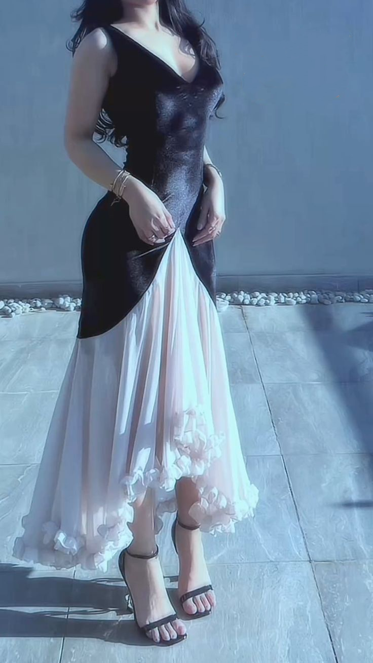 Classy V Neck Black Velvet White Chiffon Pleated Mermaid Evening Dress Long Wedding Guest Dress D1459